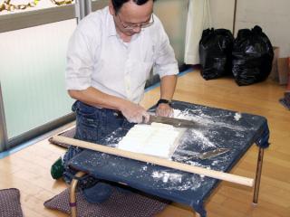 さすがプロの包丁裁き!鮮やかです!